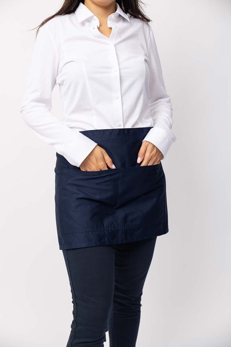 Ženska ugostiteljska uniforma sa plavom keceljom