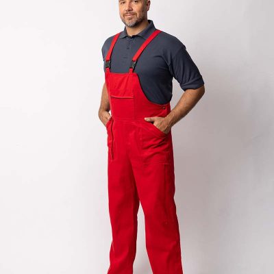 Muške crvene treger pantalone (kombinezon) sa višestrukim džepovima, pogodne za građevinske radove
